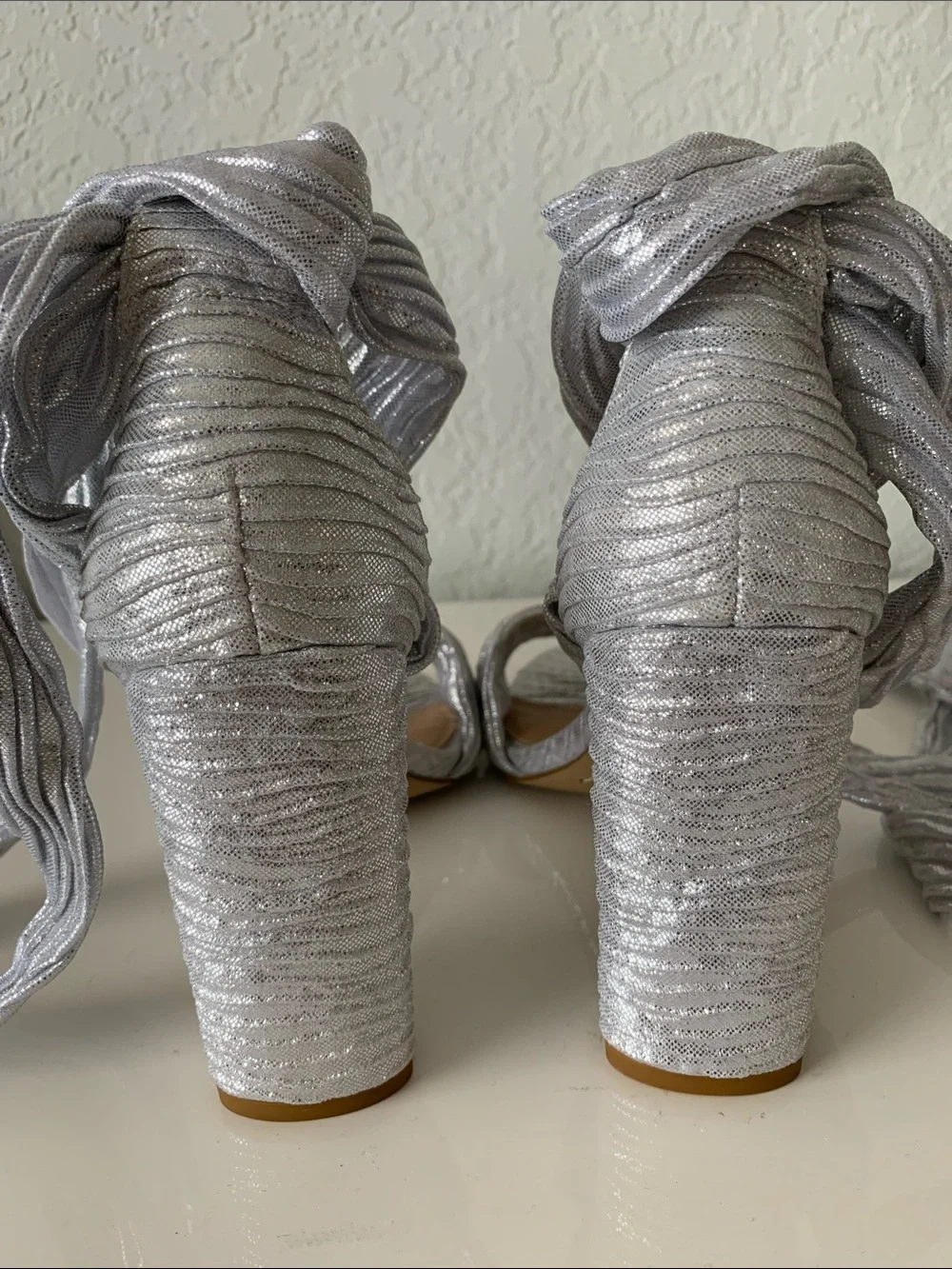 NWT Gianni Bini Silver Metallic Wrap Textured Tie Block Heels Size 6,5